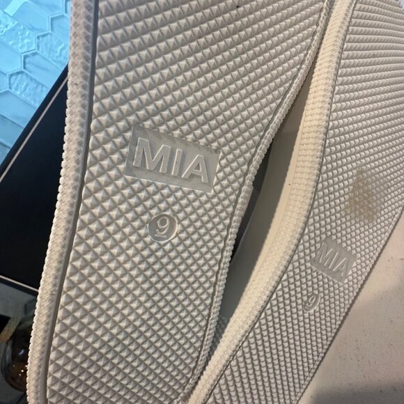 Mia Womens Jolee Cognac PU Sandal Size 9M With Buckle Strap & Box - Picture 3 of 12